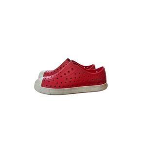 Native Jefferson Kids youth Size J2 Red play shoes waterproof